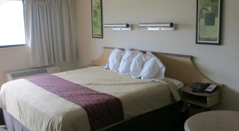 Clarion Inn & Suites At International Drive Williamsburg Eksteriør bilde